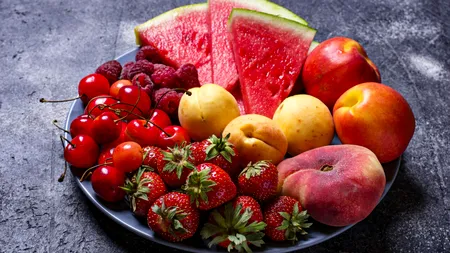 Fructul bogat în vitamine care hidratează organismul pe timpul verii. Poate contribui la reducerea tensiunii arteriale