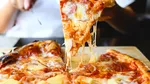 România, pe locul 2 în lume la comenzile de pizza. Cine a cumpărat 396 de pizza în 2025