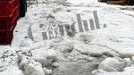 Fenomene meteo extreme în Neamț după ploaia cu grindină: Fotografii cu „zăpadă” depusă în toiul verii au fost distribuite pe internet