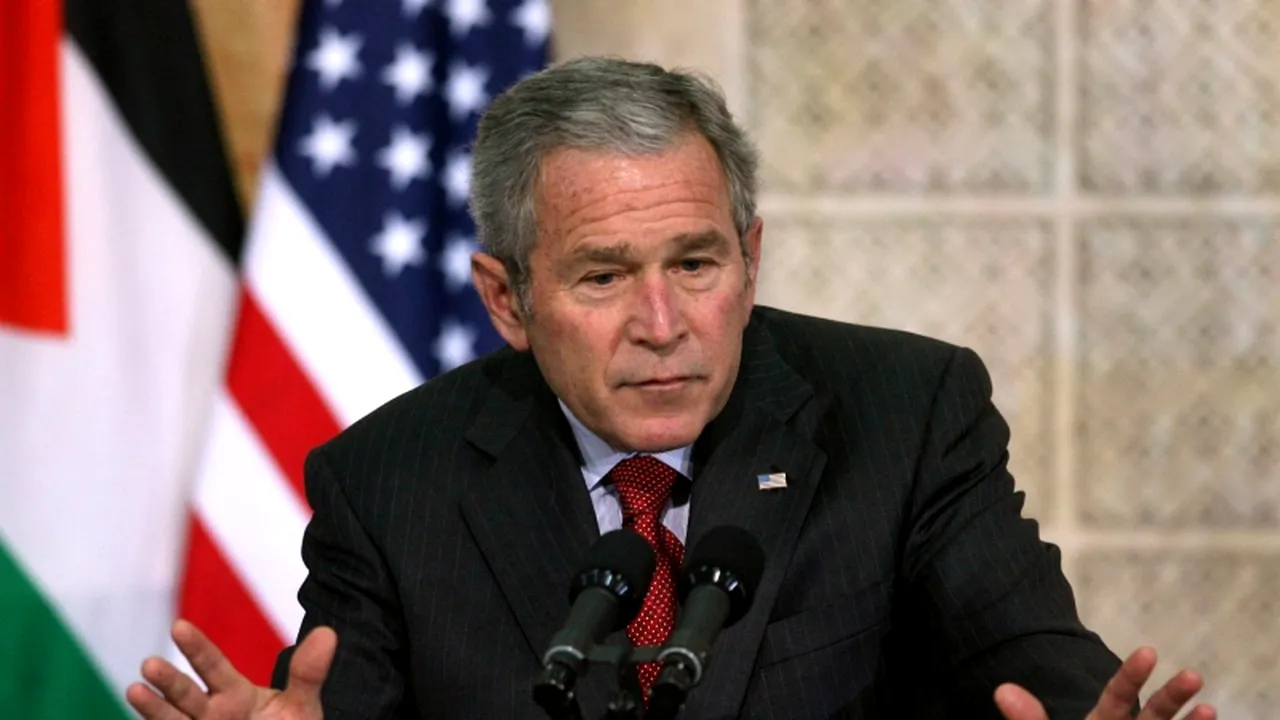 George W. Bush, consternat de „imaginea unui deținut legat de tavan și obligat să își facă nevoile pe el