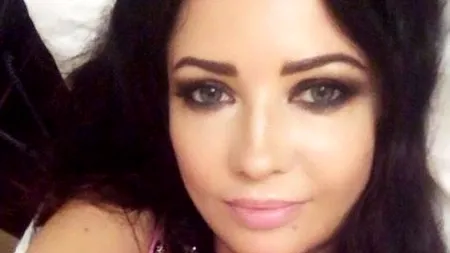 A fost arestată pe aeroport pentru că părea prea tânără. Câți ani are, de fapt, femeia din imagine