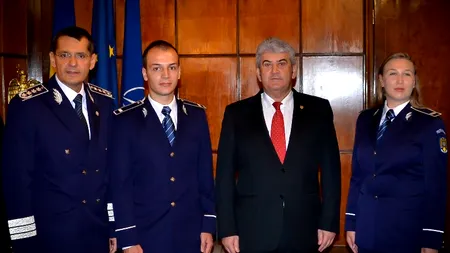 Polițista înjunghiată în autobuz și colegul ei au fost chemați la Guvern de vicepremierul Oprea