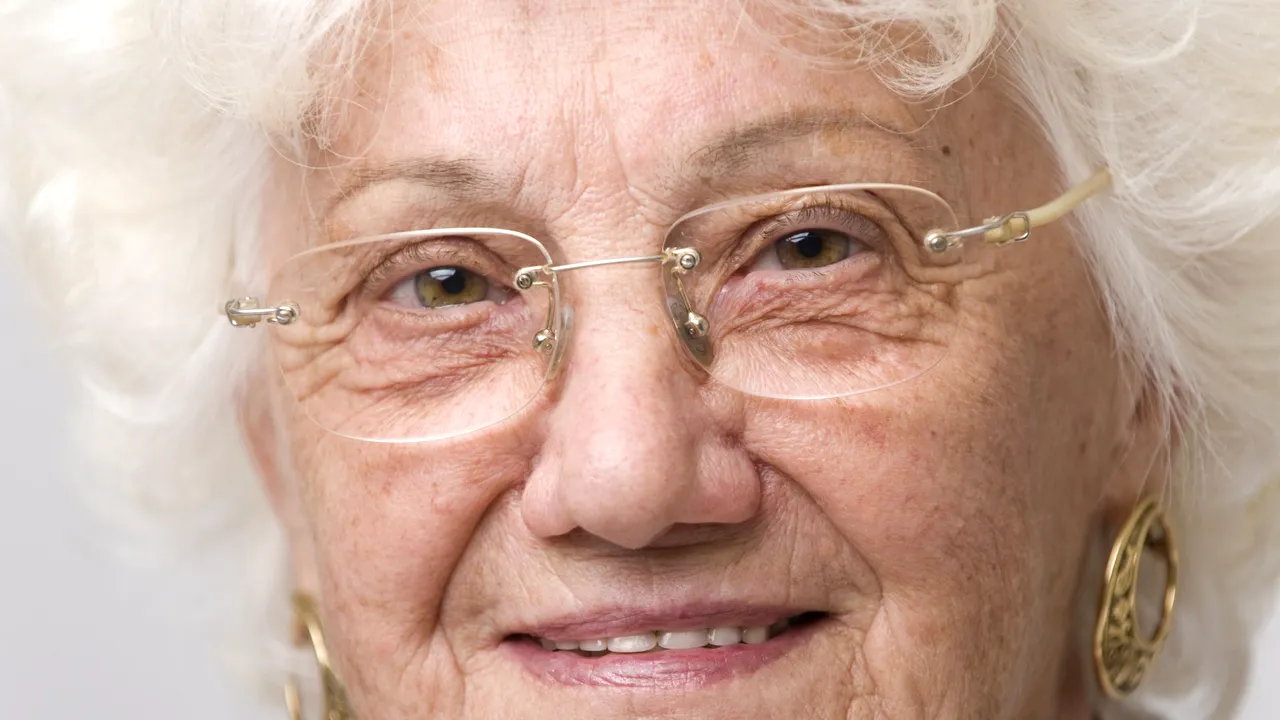 Legea prin care copiii sunt obligați să întrețină părinții a pierdut din susținere după ce un parlamentar și-a retras semnătura