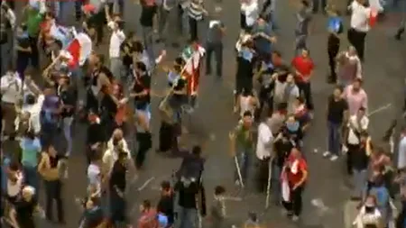 VIOLENȚE LA BEIRUT. Mii de oameni protestează, în urma atentatului în care a fost ucis șeful serviciului de informații. Manifestanți au încercat să pătrundă în sediul Guvernului - VIDEO