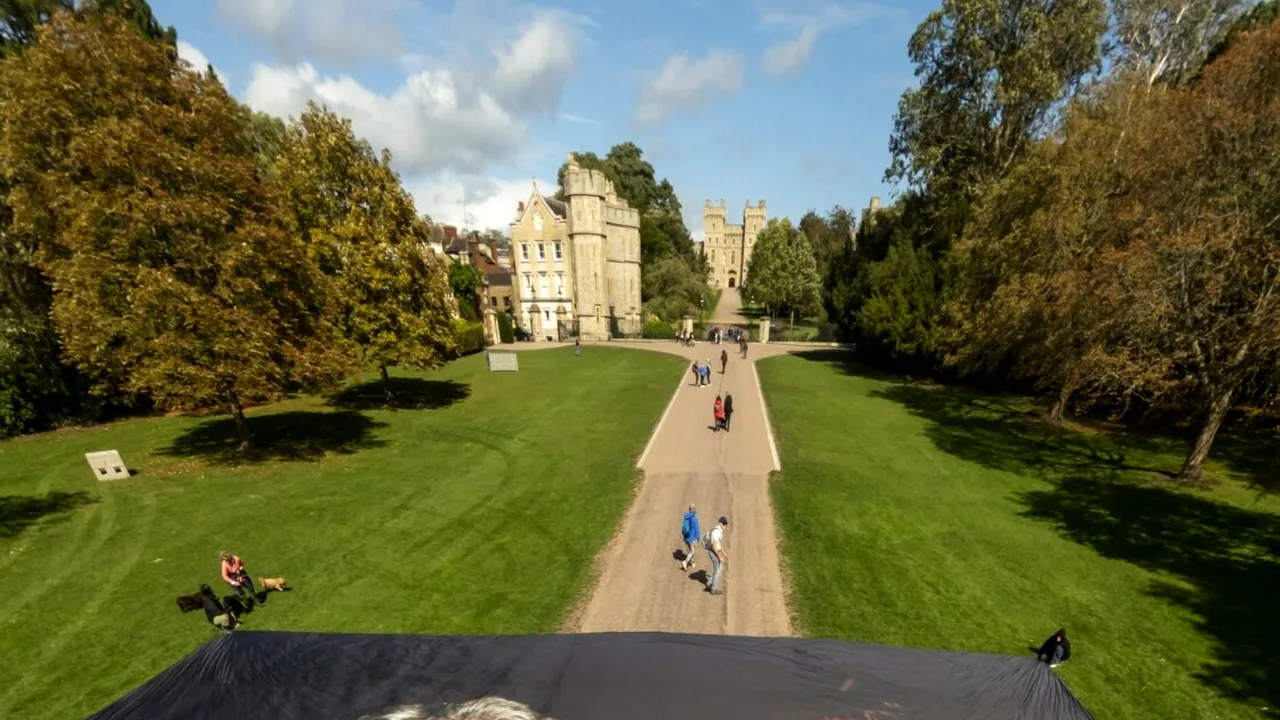 Imagini cu Trump și Epstein, proiectate pe Castelul WINDSOR. Patru persoane au fost reținute