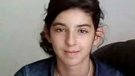 O fată de 13 ani A DISPĂRUT de acasă după ce ȘI-A ÎNJUNGHIAT bunica