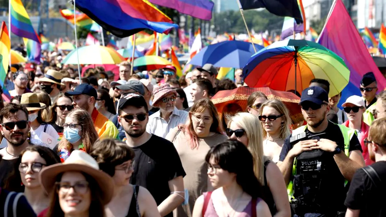 Primăria Capitalei a aprobat „Parada gay” 2021. În aceeași zi va avea loc și „Marșul pentru normalitate”