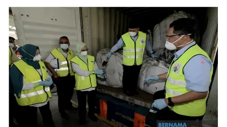 EXCLUSIV. Descoperire-record de deșeuri toxice, în Malaysia. ANPM: Autoritățile nu au dovedit fără dubiu că cele 110 de containere aparțin unei companii din România