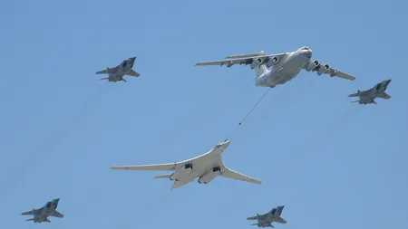 Trei aeronave militare rusești au fost interceptate de NATO în apropierea Poloniei