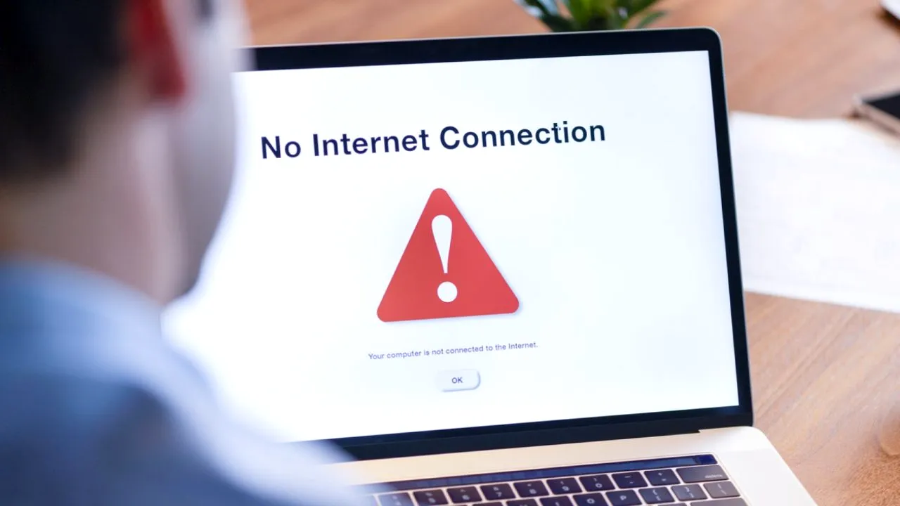 Cel puțin 24.000 de site-uri web au picat în întreaga lume. Site-urile unor companii aeriene, bănci, companii tehnologice sunt afectate