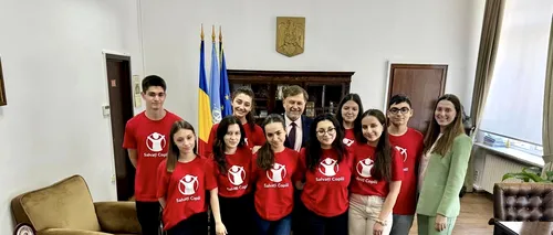 Ministrul Sănătății, Alexandru <i class='ep-highlight'>Rafila</i>, vizitat la birou de adolescenți din organizația Salvați Copiii: „Visurile voastre trebuie să devină realitate”