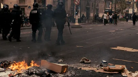 Scenariu românesc la Paris! Puteri străine au interferat și au amplificat protestele, susțin autoritățile. Sondajele spun altceva