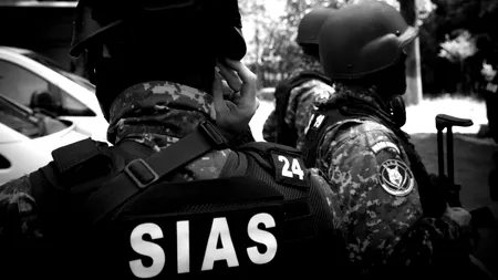 Ce arată filmarea video din cazul descinderii mascaților în casa greșită din Brașov. Cum au reacționat polițiștii când au dat peste doi copii