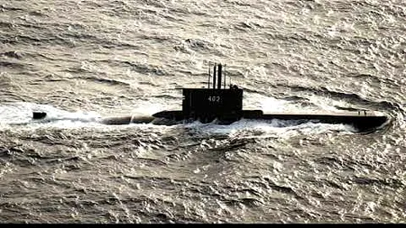 Un submarin indonezian a dispărut cu 53 de persoane la bord. S-a identificat o deversare de petrol la poziția inițială a scufundării