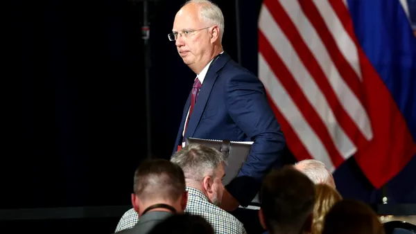 Emisarul lui Putin, negocieri secrete în SUA. Discuții cu apropiații lui Trump despre o posibilă pace în Ucraina