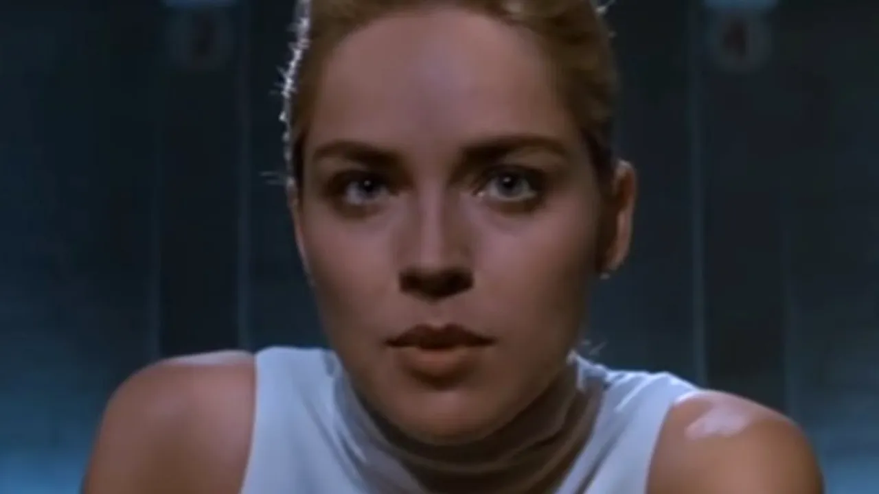 Sharon Stone: Am fost păcălită să renunț la lenjeria intimă în „Basic Instinct”