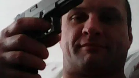 Imagini cu românul ACUZAT de TERORISM, convertit la islam și care plănuia să bombardeze trupele speciale ale MAI