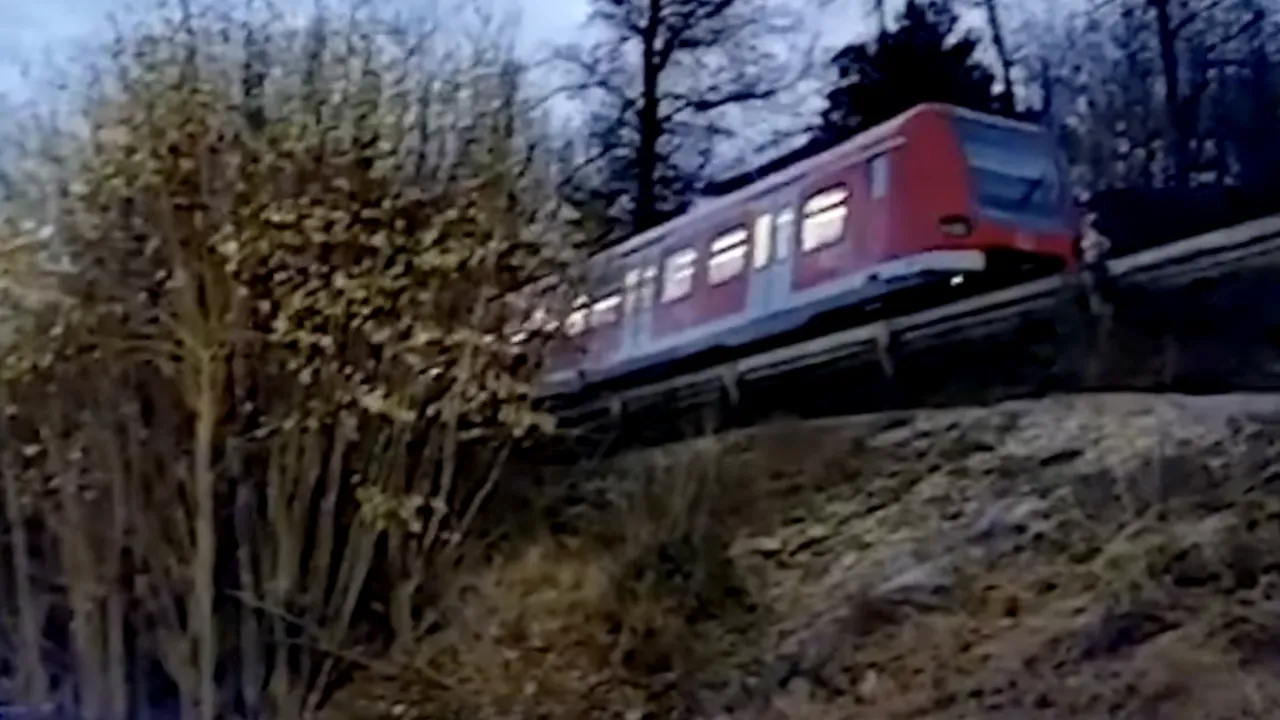 Germania: Un mort și peste 10 răniți după coliziunea a două trenuri (VIDEO)