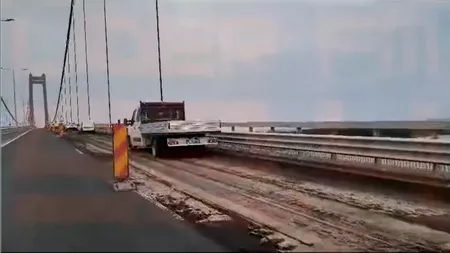 Podul de la Brăila este în reparații. Prima bandă, ÎNCHISĂ pentru decopertare. Probleme mari și pe banda 2