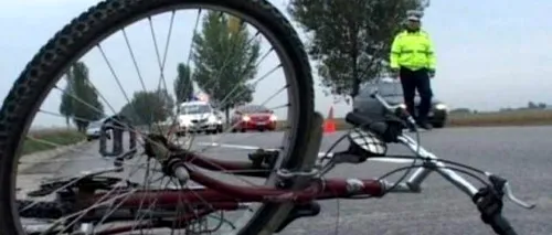 Un biciclist din <i class='ep-highlight'>Sibiu</i> A MURIT, după ce un șofer i-a deschis portiera în față. Victima nu purta cască de protecție