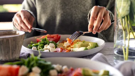 Mic dejun pentru DIABETICI. 4 sugestii delicioase