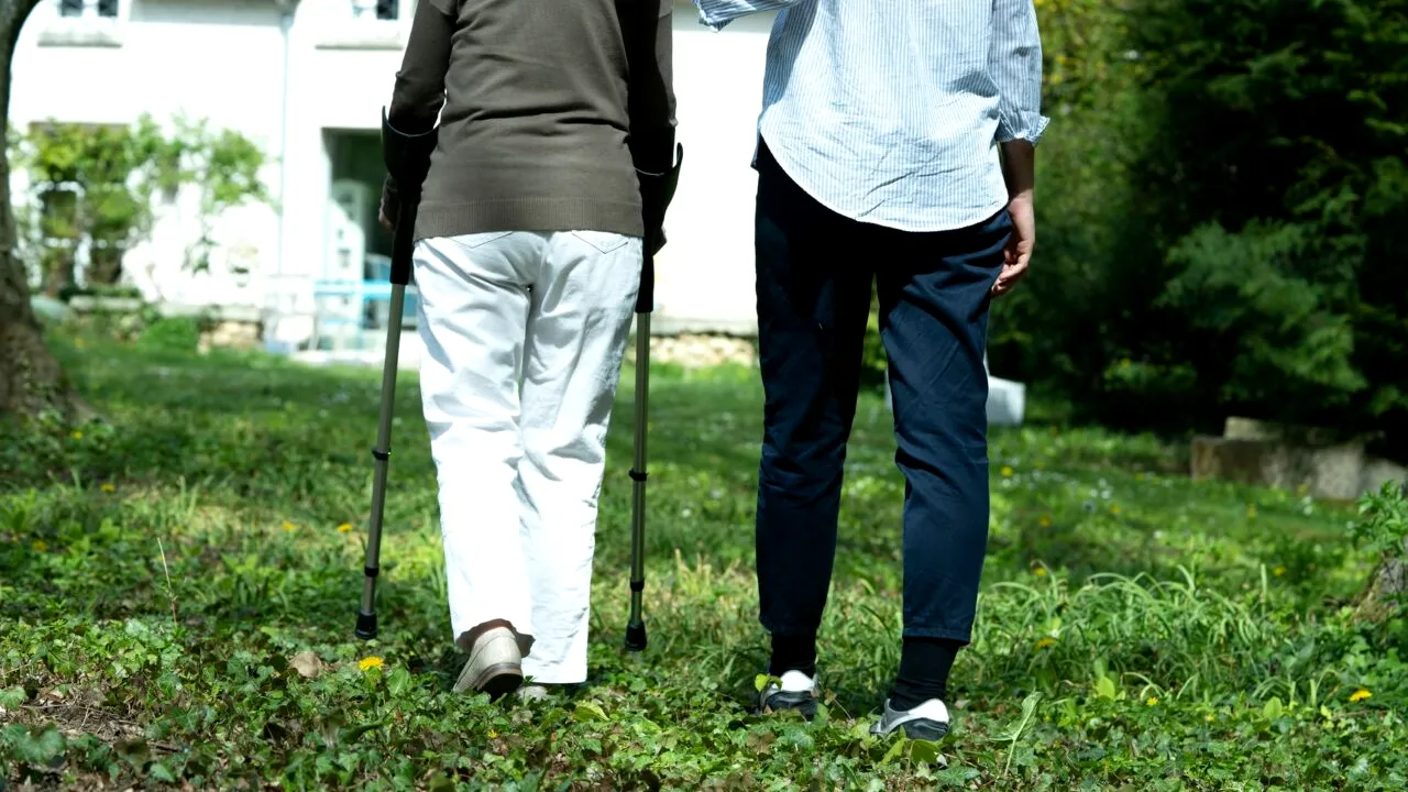 Eroine de sacrificiu. Sute de mii de badante românce lucrează în Italia: „Noi suntem doar BANCOMATE”