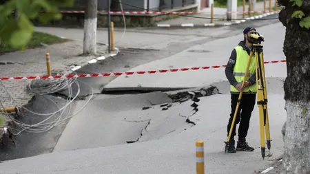 Tasarea terenului continuă la SLĂNIC Prahova. Evoluția dezastrului nu poate fi estimată. Primele concluzii, luni