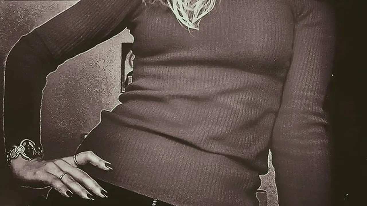 DECIZIE. „Studenta” criminală care și-a asasinat amantul cu 33 de lovituri de cuțit, eliberată condiționat pentru bună purtare. A fost o deținută model!