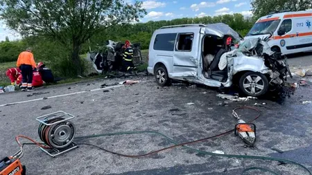 Doi adulți și un copil de 3 ani AU MURIT într-un carambol produs pe DN2 / E85, în județul Neamț