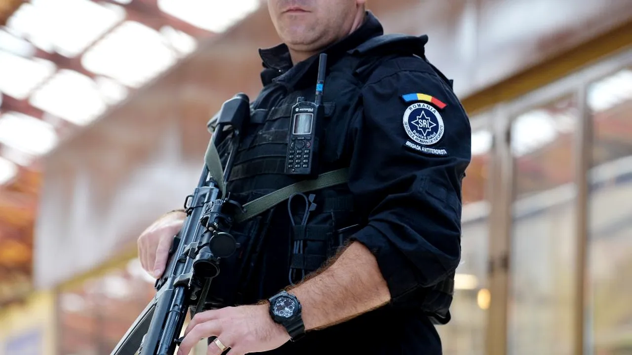 O geantă suspectă, lăsată într-o piață din Râmnicu Vâlcea, verificată de pirotehniștii SRI