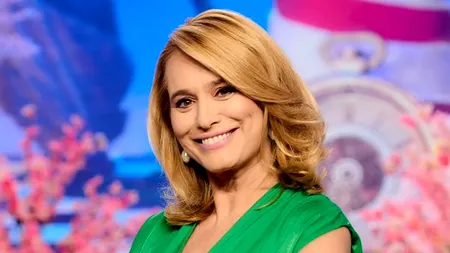 FOTO / Andreea Esca, LA PISCINĂ. Puțini au văzut-o în costum de baie!