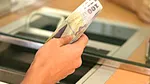 Analiști financiari: Impozitele dublate pe cifra de afaceri se vor regăsi în dobânzile clienților