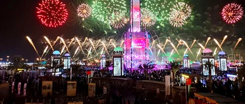 Dubai a intrat în 2022 cu un spectaculos joc de lumini și mii de artificii