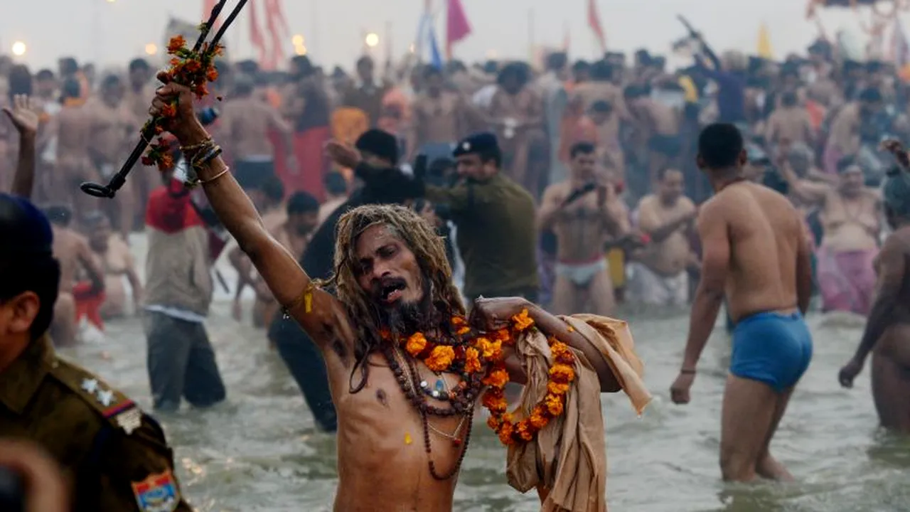 Cea mai lungă sărbătoare religioasă din lume. GALERIE FOTO