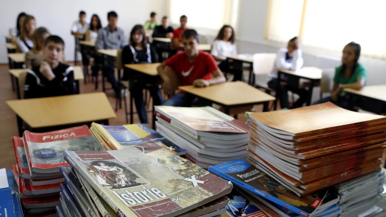 Programele școlare, un factor de STRES pentru elevi. Nu sunt corelate CU PIAȚA MUNCII și școlile pot deveni fabrici de ȘOMERI