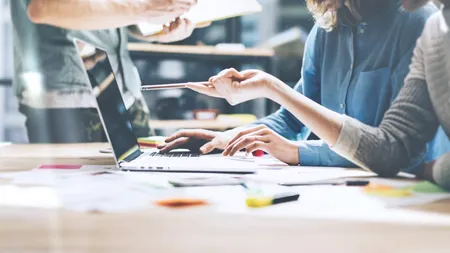 ÎNVĂȚĂMÂNT. „Profesor Online”, programul lansat de Digital Nation dedicat pregătirii cadrelor didactice pentru predarea online