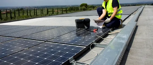 Chinezii devin cei mai puternici investitori în solare din România, cu un proiect de 100 de milioane de euro
