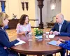 Ilie Bolojan s-a întâlnit cu Roxana Mînzatu, vicepreședinta Comisiei Europene. Discuții despre PNRR și planul de reînarmare a Europei
