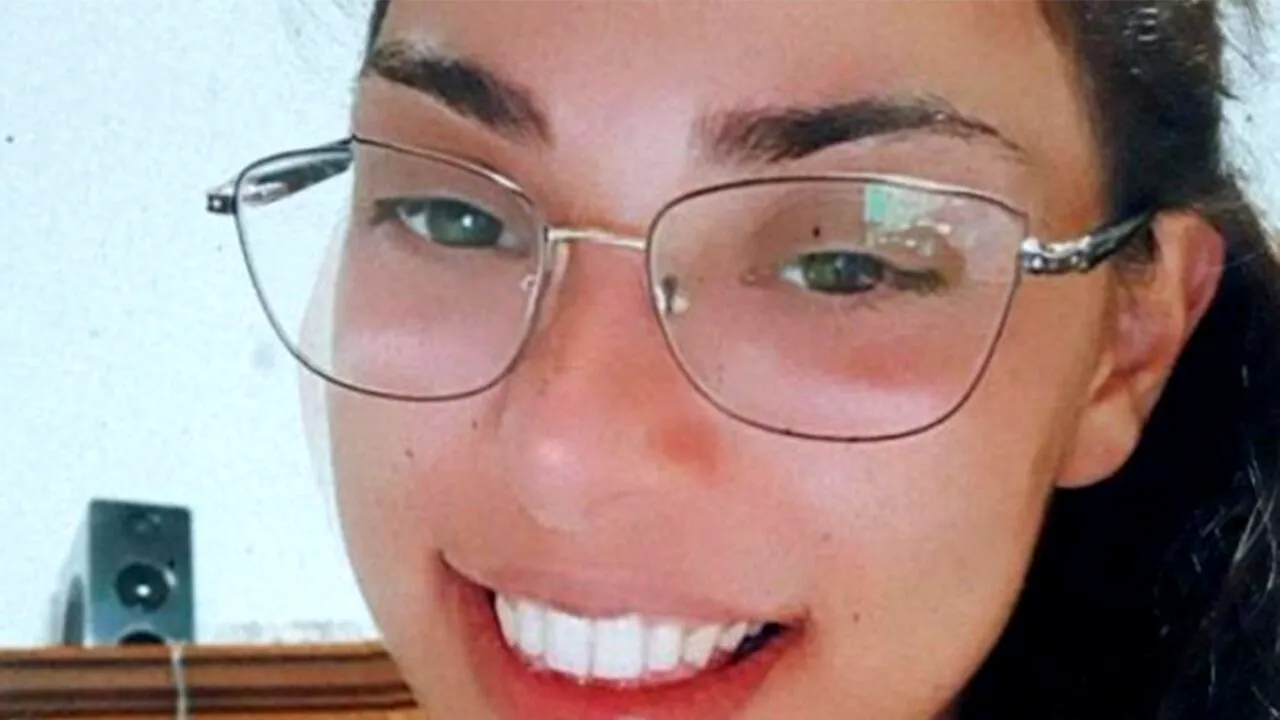 Emanuela a absolvit o facultate de informatică, dar a vrut să se angajeze casieriță în supermarket. Ireal ce salariu i s-a oferit