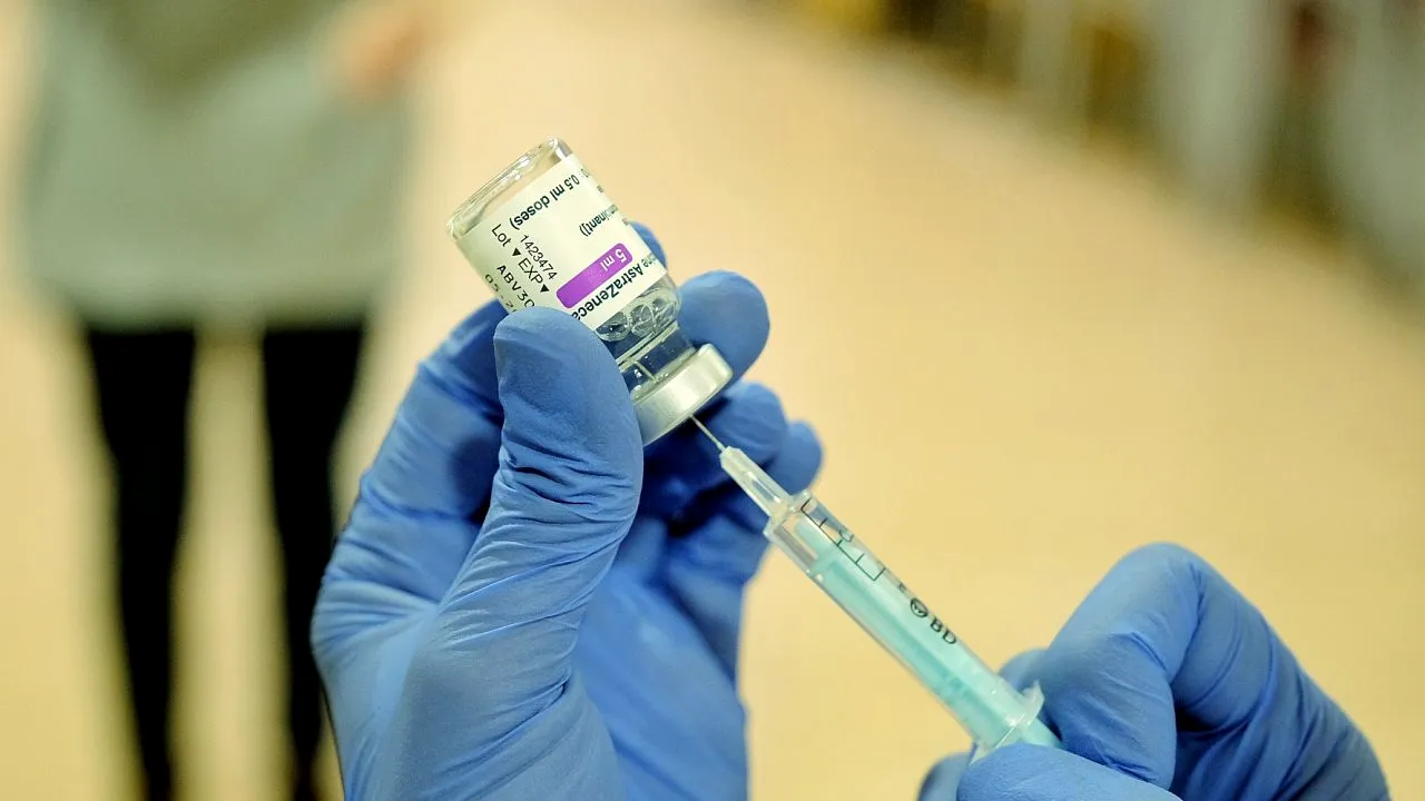 8 ȘTIRI DE LA ORA 8. Decizie fără precedent! Ce fac SUA cu 60 de milioane de vaccinuri AstraZeneca