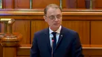 A început ședința pentru învestirea Guvernului Niculescu. Premierul desemnat a luat cuvântul în plen și a promis de toate pentru toți: „Va fi un Guvern care aduce bani în țară”. „Pensiile vor fi indexate din 2027, familiile cu venituri mici vor beneficia de sprijin țintit”. „Eliminăm impozitul pe cifra de afaceri”