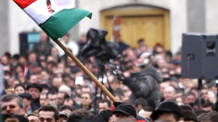 Șefa fiscului ungar, acuzată de corupție de SUA și contestată în stradă de mii de oameni, nu va fi demisă