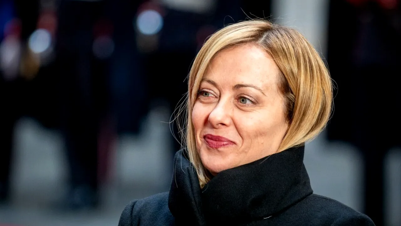 Giorgia Meloni l-a vizitat pe Papa Francisc, internat la spital. Premierul Italiei spune că suveranul pontif este binedispus și face glume