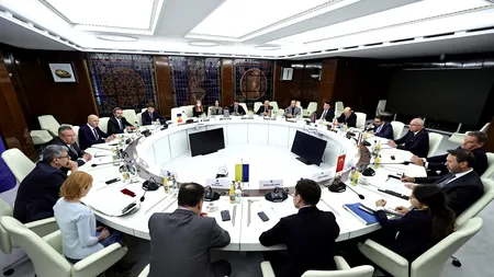 Nicolae Ciucă a discutat cu miniștrii Energiei din regiune despre soluții pentru a trece cu bine peste actuala criză. Deciziile pentru asigurarea resurselor necesare