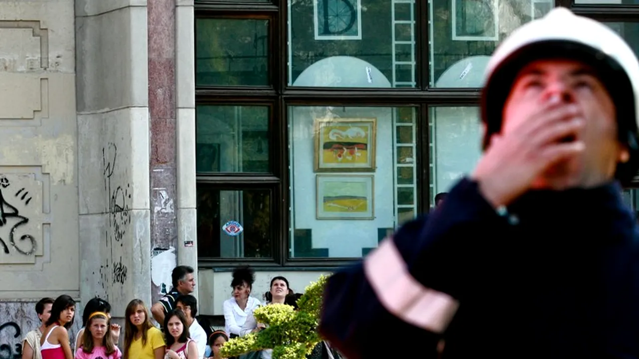 Simulare cu primarul la seism de 6 grade: ISU la butoane, bucureștenii cu ochii pe plasme. Oprescu, la ultimul cutremur: 