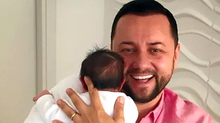 Andra se pregătește să meargă acasă cu fetița