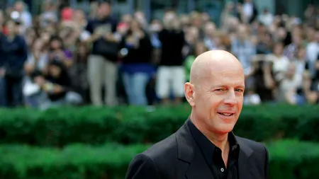 Bruce Willis a împușcat o albină