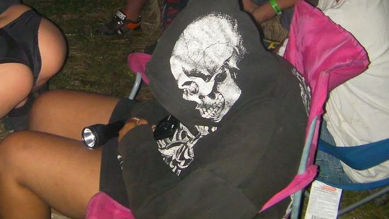 FOTO: Ce pățești dacă adormi la petreceri