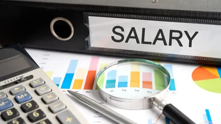 Ce sporuri și suplimente au angajații de la CJ Iași: de la condiții periculoase de muncă, la vouchere de vacanță