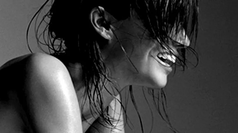 GALERIE FOTO: Poze NUD cu top-modelul Miranda Kerr, postate din greșeală pe internet